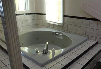 Econo Lodge 诺沃克 外观 照片
